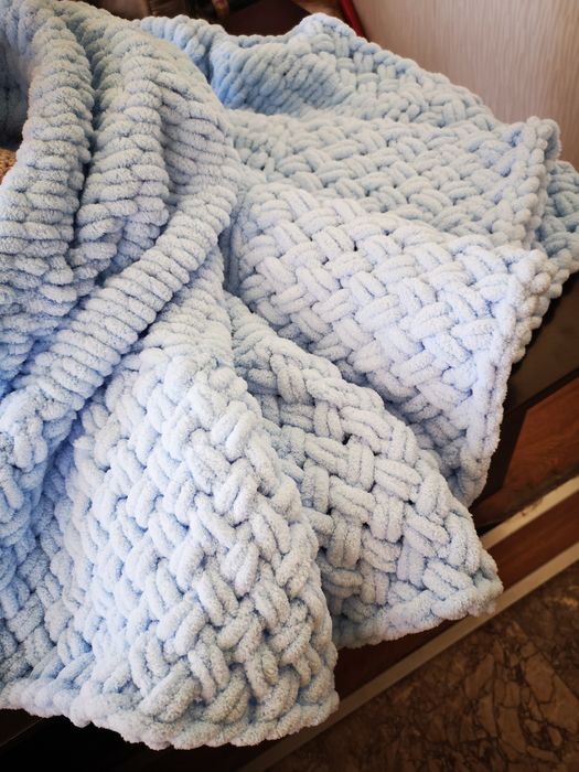 Бебешко ръчно плетено одеало