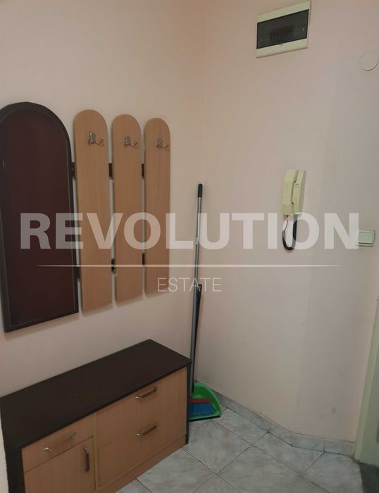 ПРОСТОРЕН двустаен апартамент в района на Винс!