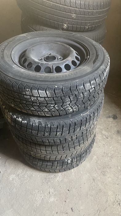 Продам Зимние шины