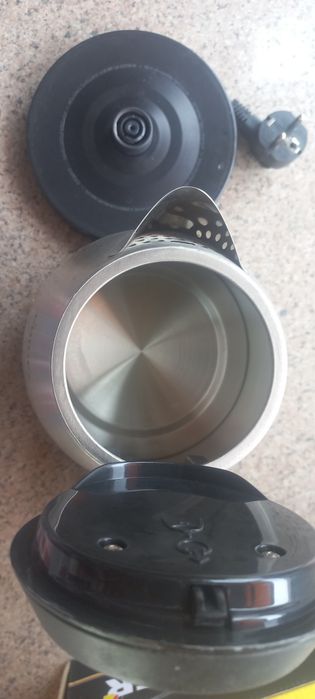 Чайник Philips в рабочем состоянии