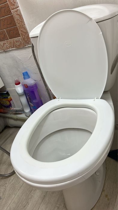 Унитаз б/у в хоршем состоянии