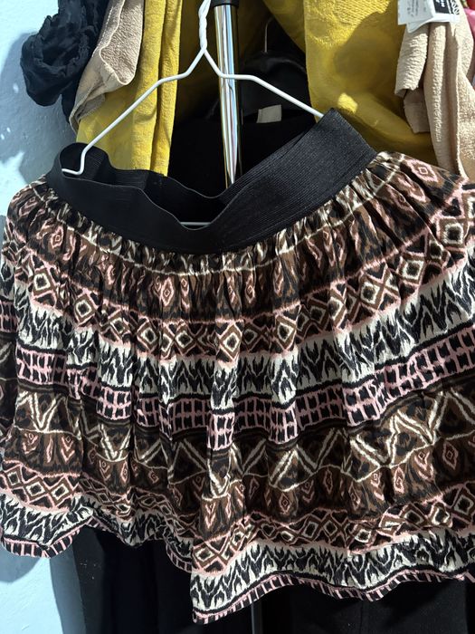 Пакет дамски дрехи – жилетки + 2 парти поли