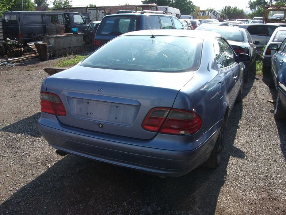 Mercedes E200, бенз на части