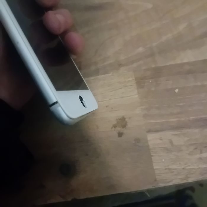 Ipohne 8plus  Schimb cu o soba pe lemn