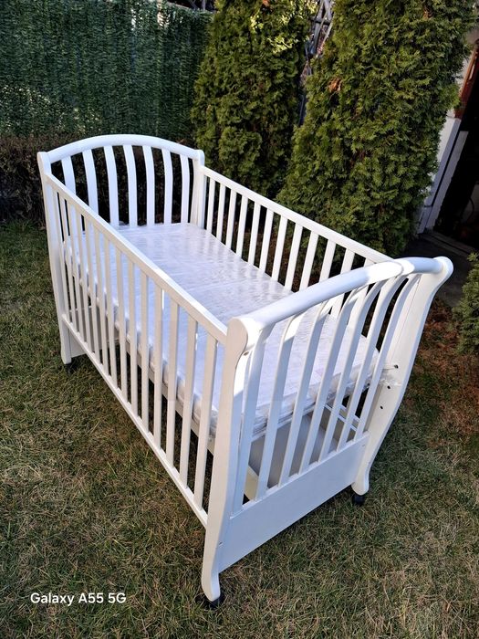 Кошара бебешка дървена с размери 130см. на 70см.