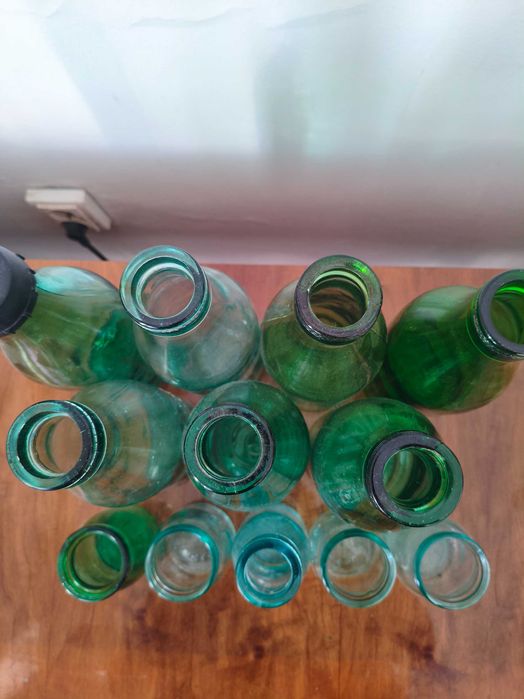Lot 12 sticle si borcane lactate perioda comunista