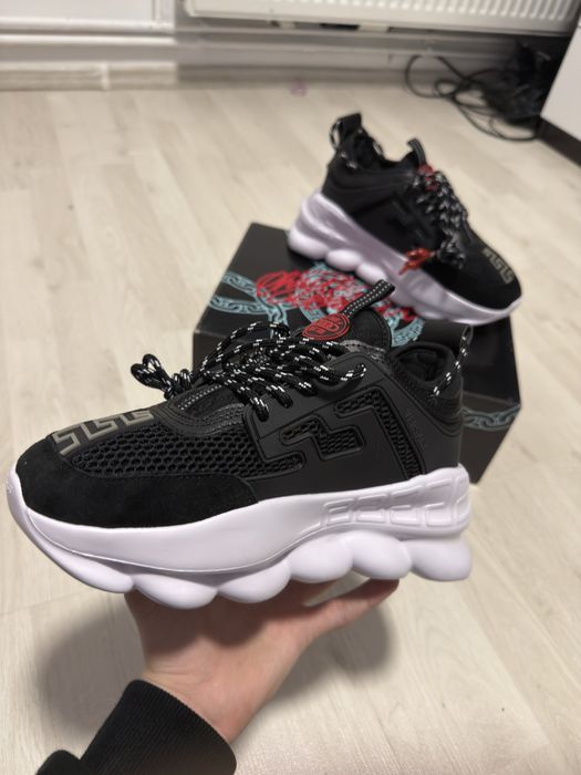 Versace chain reaction