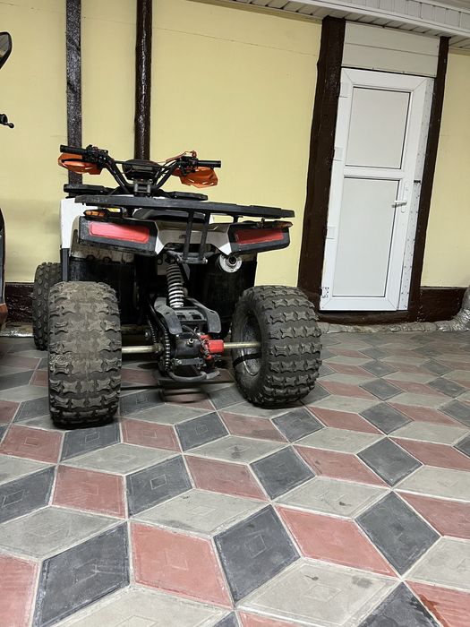 Продам квадрацикл в хорошом состояние  проблем нет