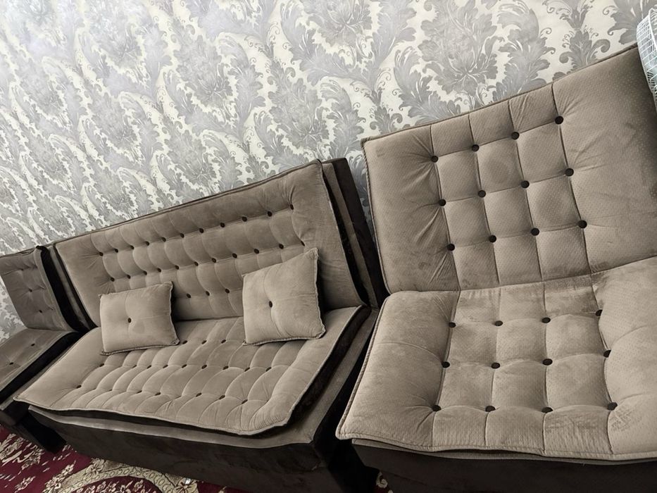 ПРОДАЕТСЯ Диван и кресла