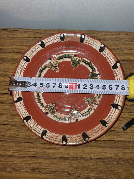 Троянски керамични чинийки 5 бр и Нови стъклени чинийки 5 бр