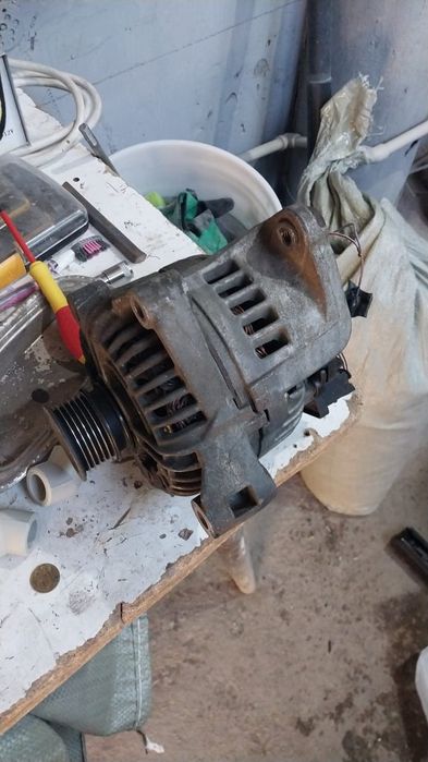 Продам автомобильный генератор BMW / Bosch на 150A.