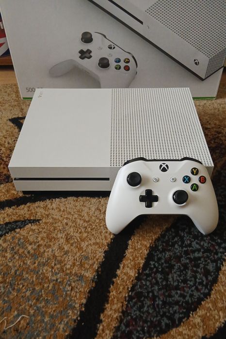 Xbox One S 500Gb impecabil,ca nou