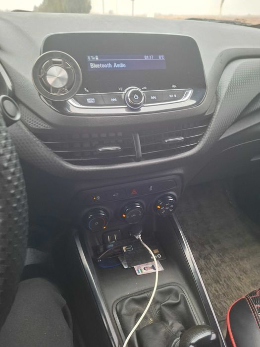 Chevrolet onix ls mt