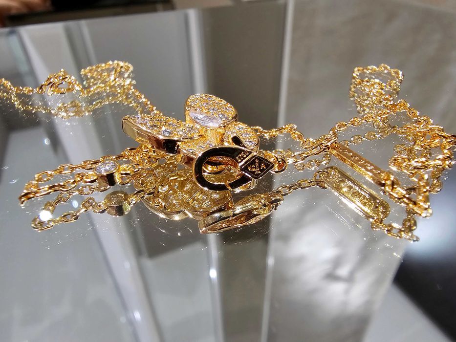 Van Cleef & Arpels VCA Rose Gold Diamond Two Butterfly Дамско Колие
