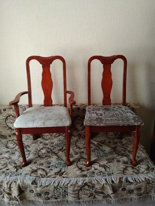 Продам хорошие стулья