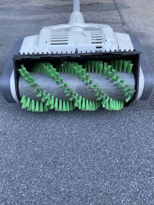 Електрическа метла BATAVIA MAXXBRUSH/ 1020W - Почистваща машина