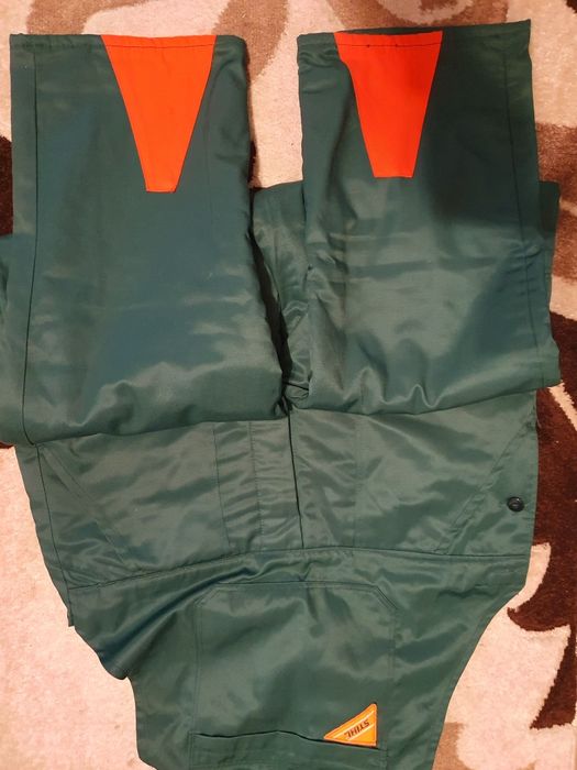 Pantaloni tip pieptar cu protecție Sthil