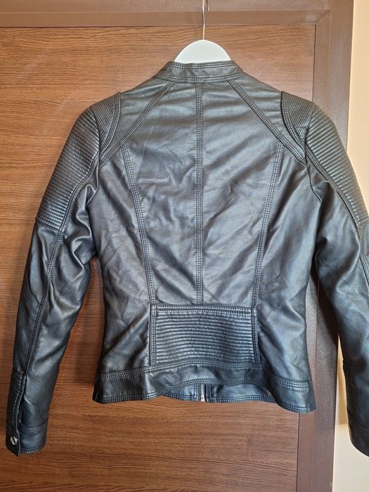 Дамско кожено яке размер S