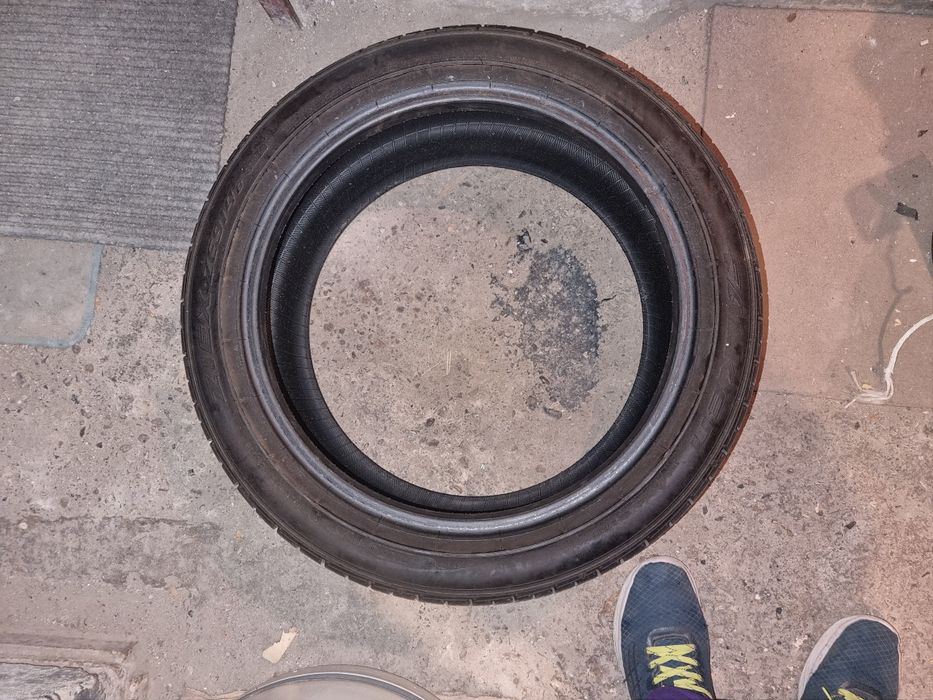 Продават се комплект гуми за Тойота 225/45 R 17