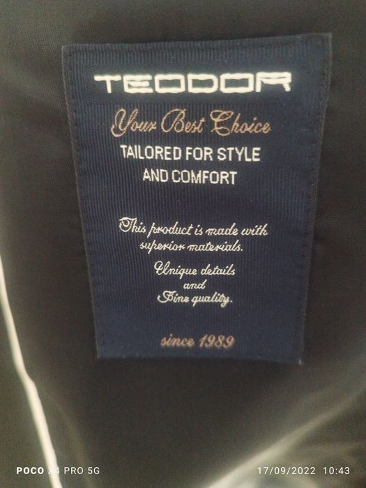 Продавам мъжки костюм