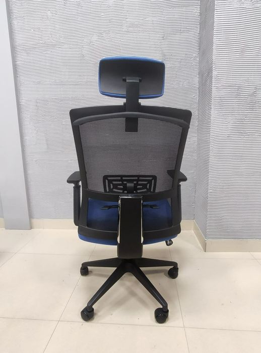 Офисное кресло модель 7022