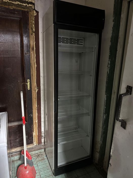 Витринный Холодильник