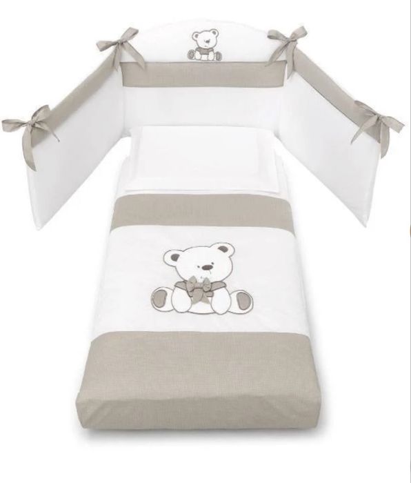 Pachet mobila 4 piese: patut + saltea + comoda + set textil protectie Anne Bebe alb/crem