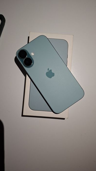 Schimb IPhone 16 nou