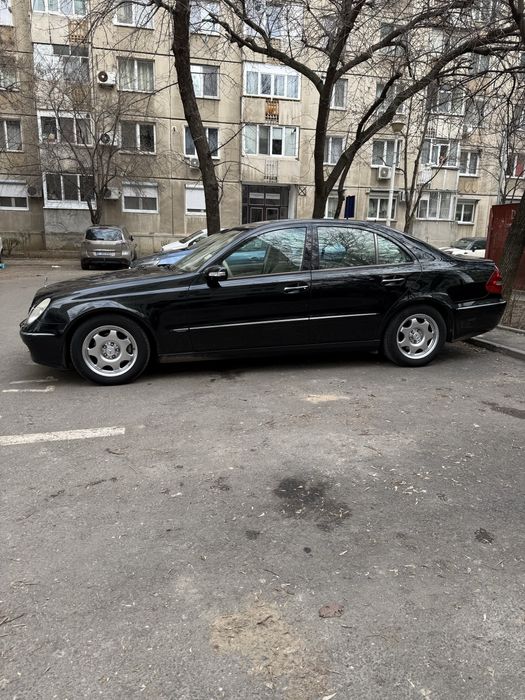 Mercedes Benz E220 W211