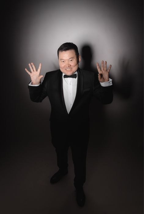 Ведущий, шоумен!