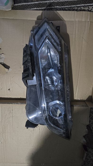 Far stanga nissan qashqai 2018