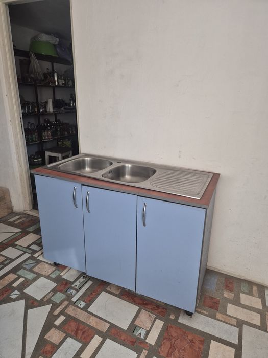 Corp de mobila cu chiuveta
