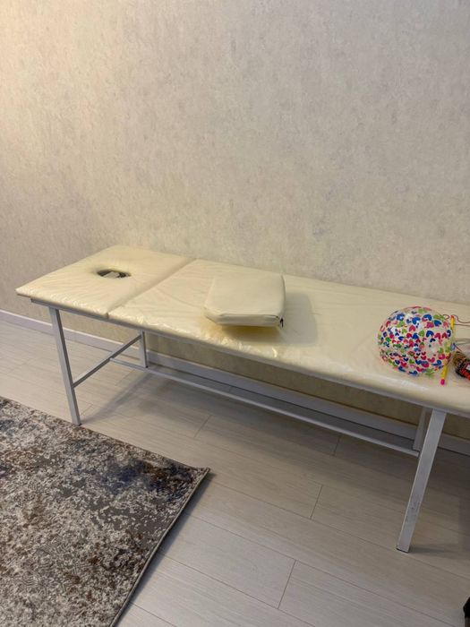 Продается кушетка для массажа и для кометологов.