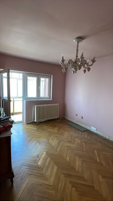 Vând apartament 4 camere, persoana fizica