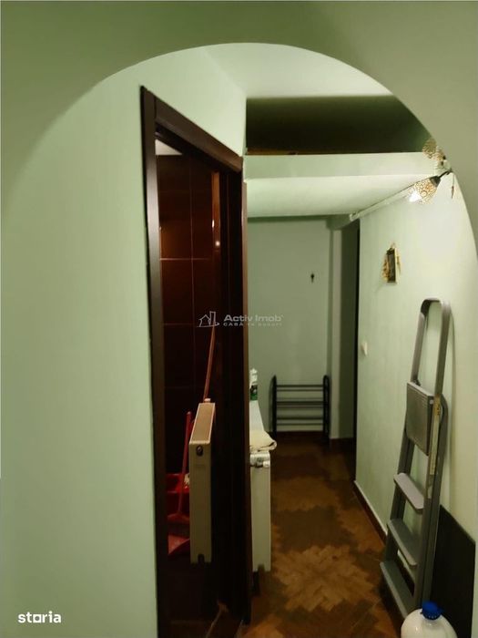Apartament 3 camere de vanzare zona Piata 1 Mai