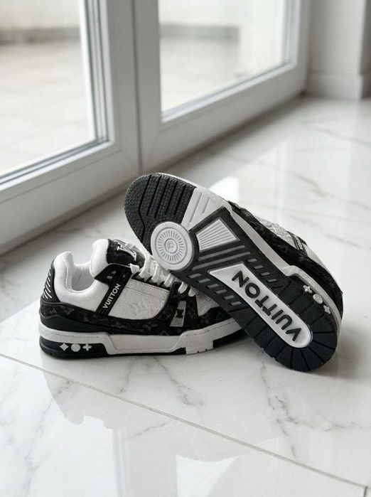 Adidasi LV Trainers Clasic - Negru-Alb - FULL BOX - Calitate PREMIUM