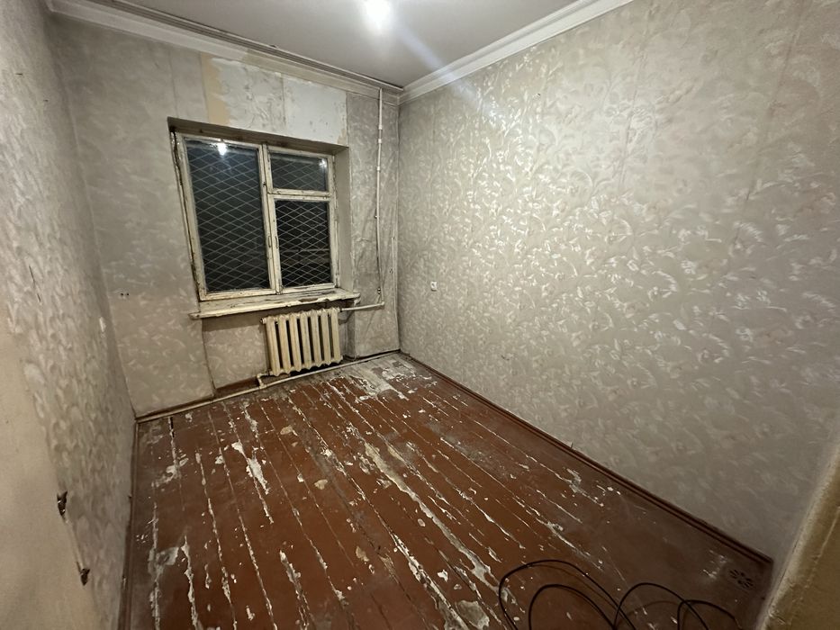 Буз 2 Эко базар срочно продается своя квартира 2/1/5 кирпичный дом