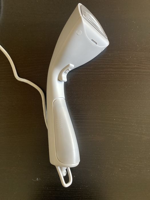 Продавам уред за гладене с пара AEG DELICATE 7000