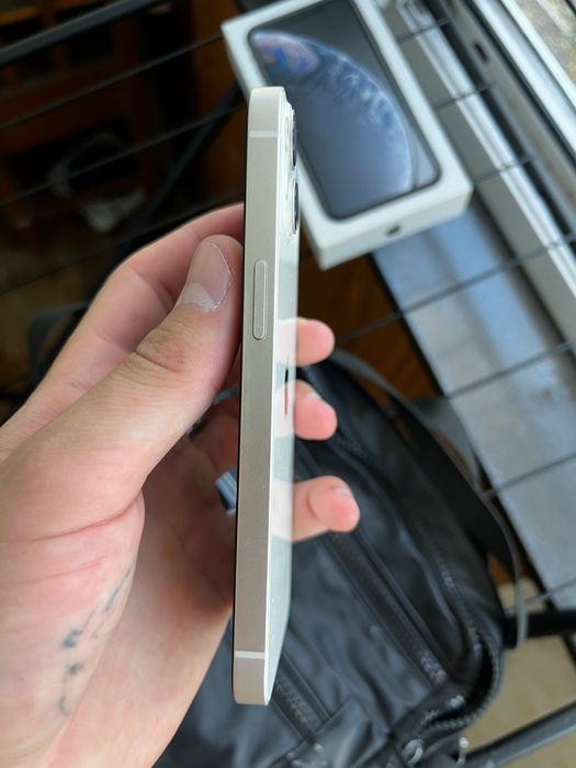 Продам айфон 13 128 идеал