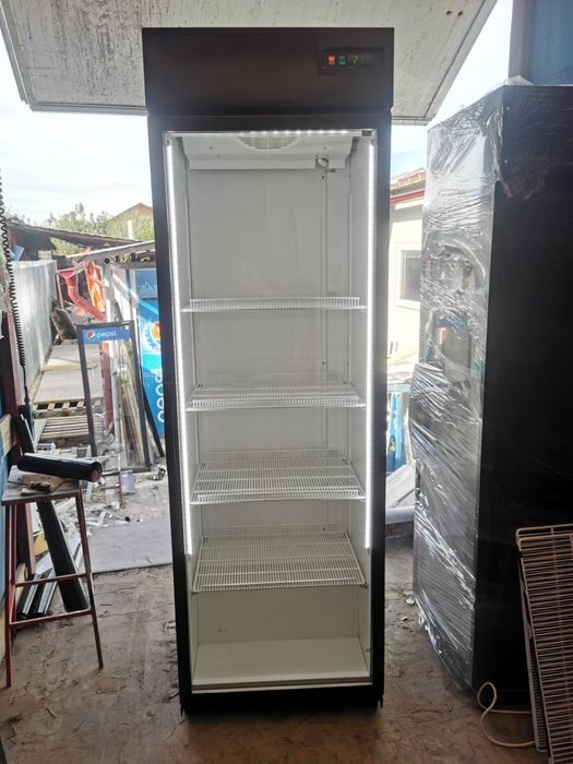 Vitrina frigorifica verticala cu usa din sticla
