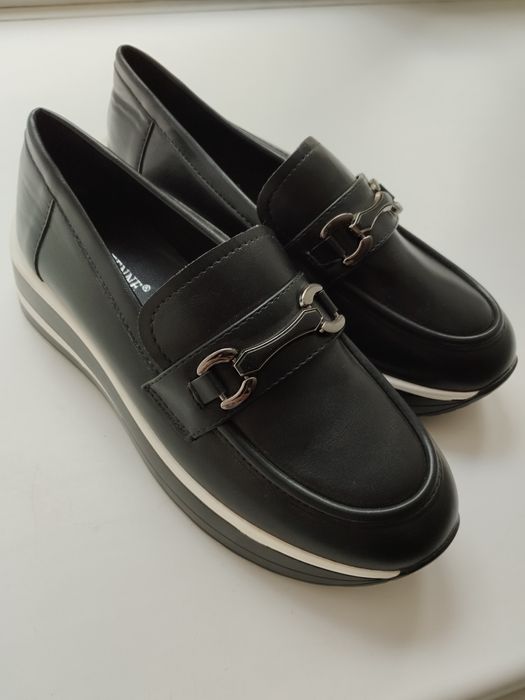 Продам женские лоферы