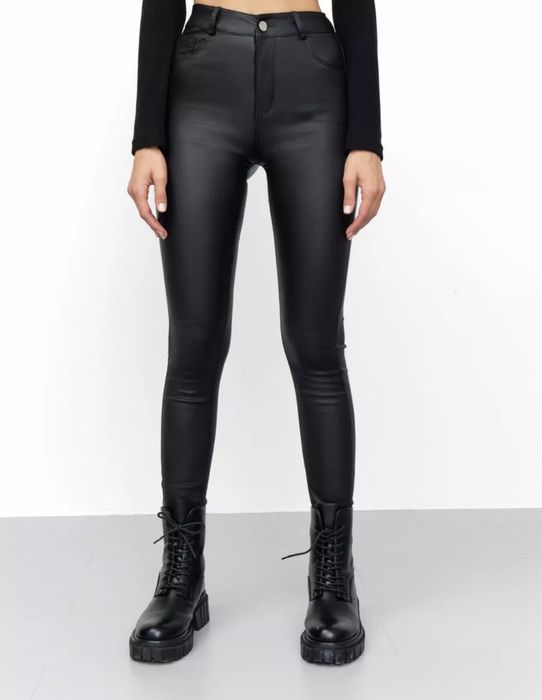 Кожаные штаны женские