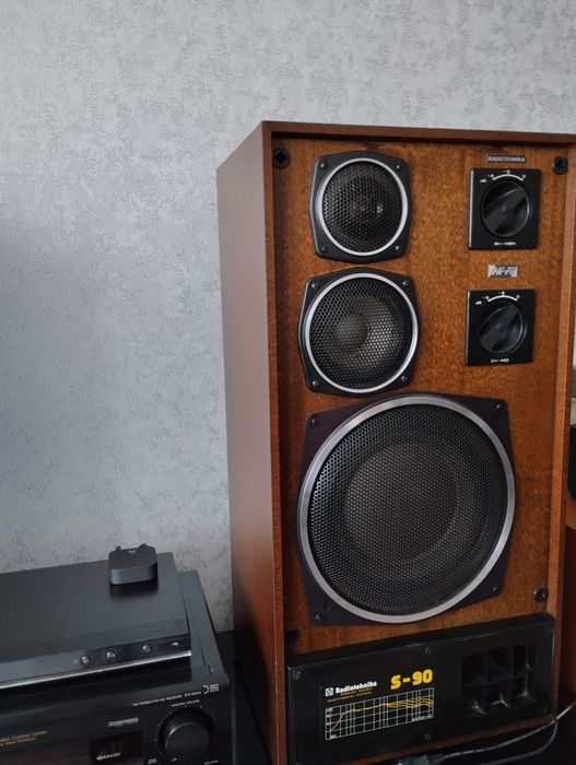 Зеркальная пара S90 с усилителем Soni