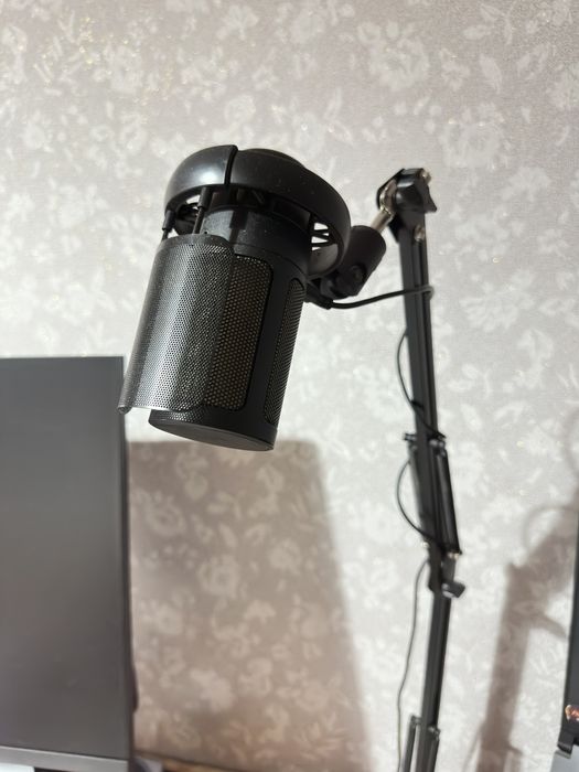 Студийно игровой микрофон