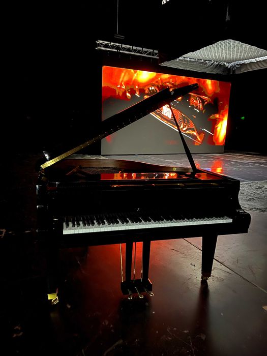 Нов бял роял под наем за всякакви културни събития от магазин Мелодия