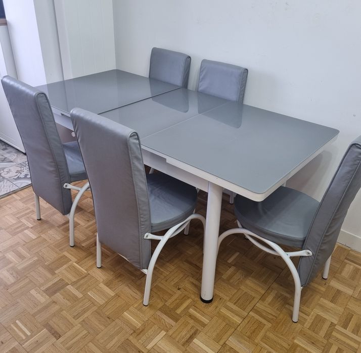 Masă extensibilă cu 5 scaune