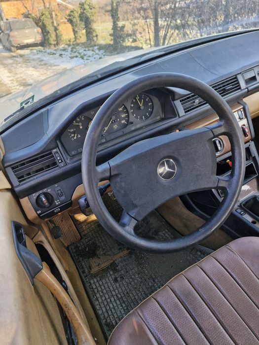 Мерцедес 124 2.0д НА ЧАСТИ