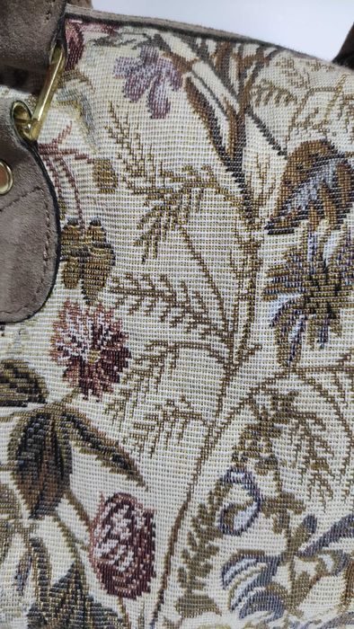 Дамска чанта с флорален дизайн