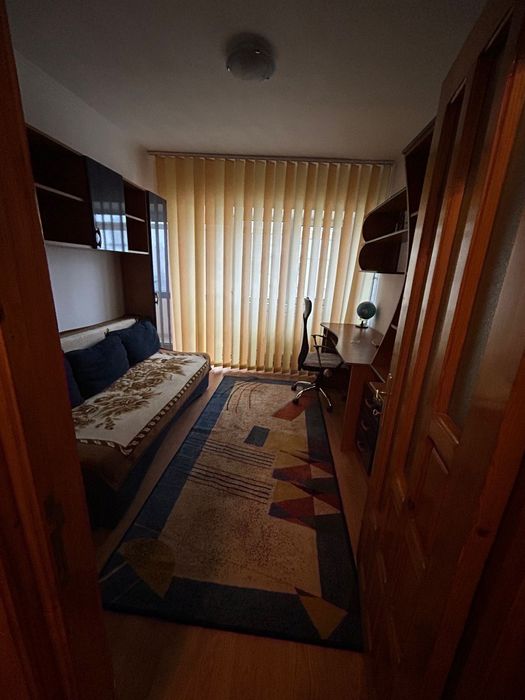 Apartament 3 camere de închiriat