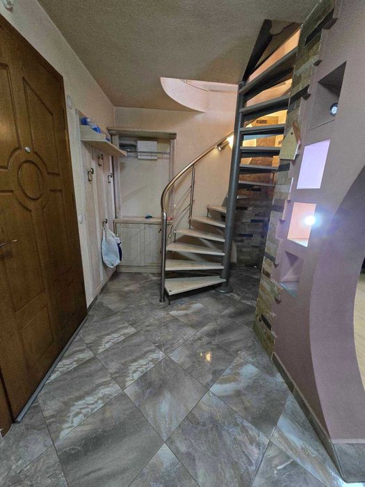 Южен тристаен мезонет с паркомясто за продажба в Разлог